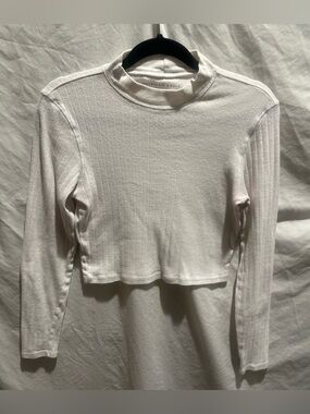American Eagle Outfitters White Ribbed Mock-Neck Long Sleeve Crop